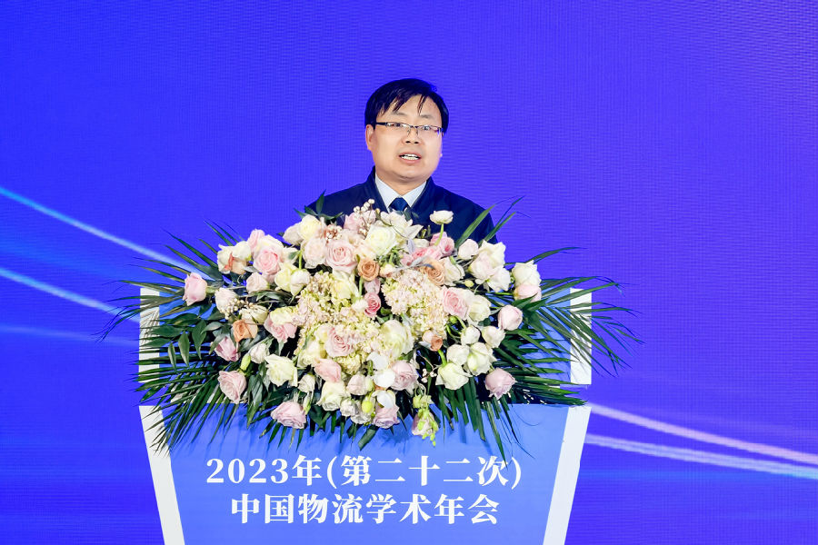 刘伟华.jpg